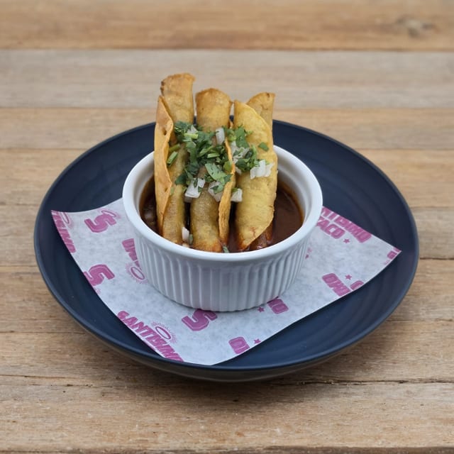 Flautas de Birria.